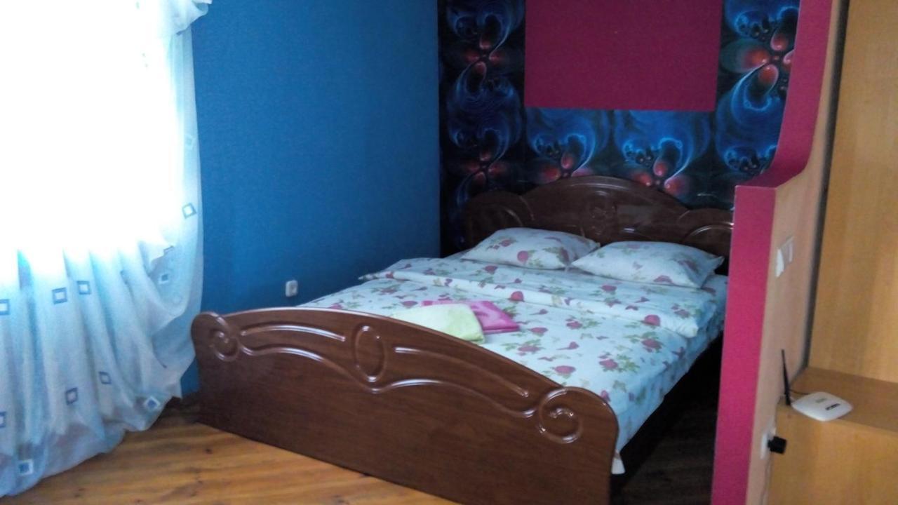 "Центр Ж/Д" Apartment Rivne Bagian luar foto